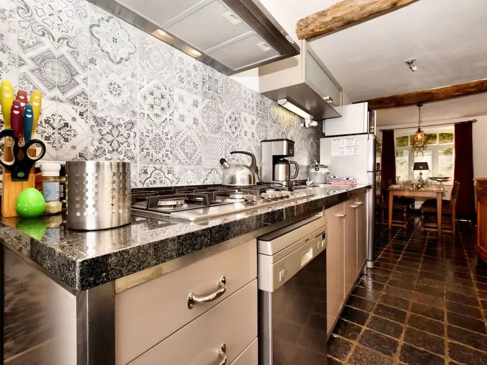 Vintage Holiday Home in Verlaine-Sur-Ourthe with Valley View