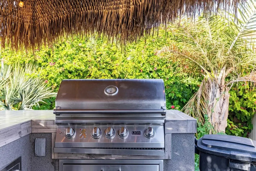 Luxe Indio Stay w/ Pool, Tiki Bar & Fire Pit Near Coachella Longfellow