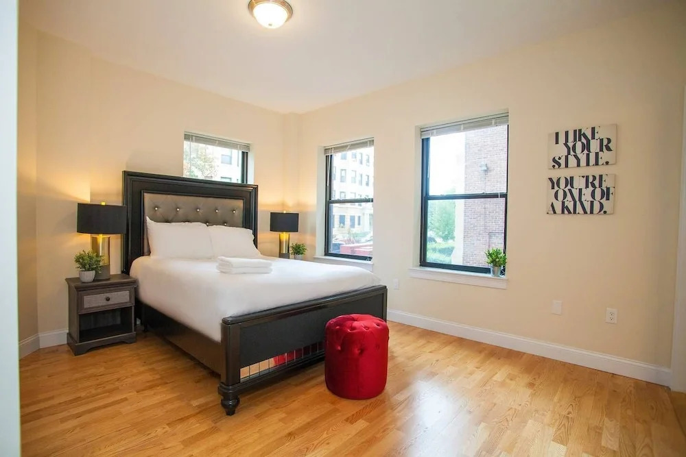 NEW 4 Bed 2 Full Bath Condo Near Back Bay