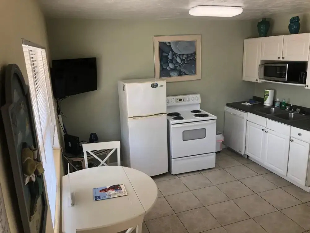 Misty Isles Redington Beachfront Suite 1