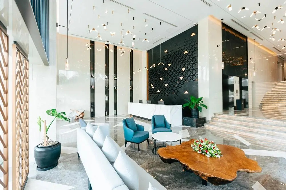 Ease Hotel