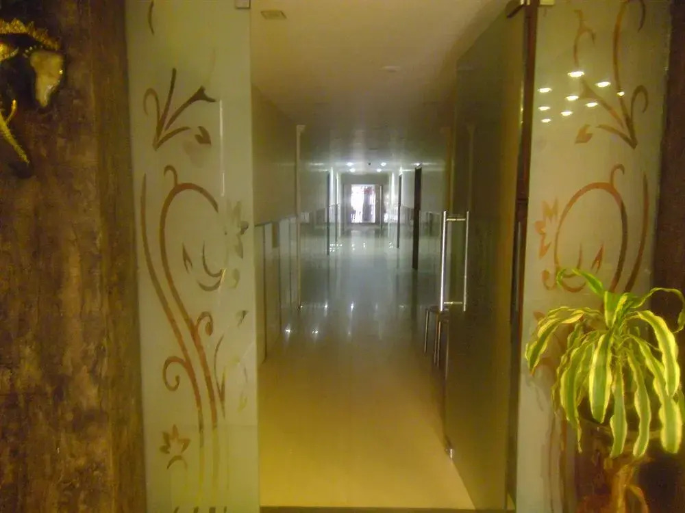 Hotel Breeze Inn