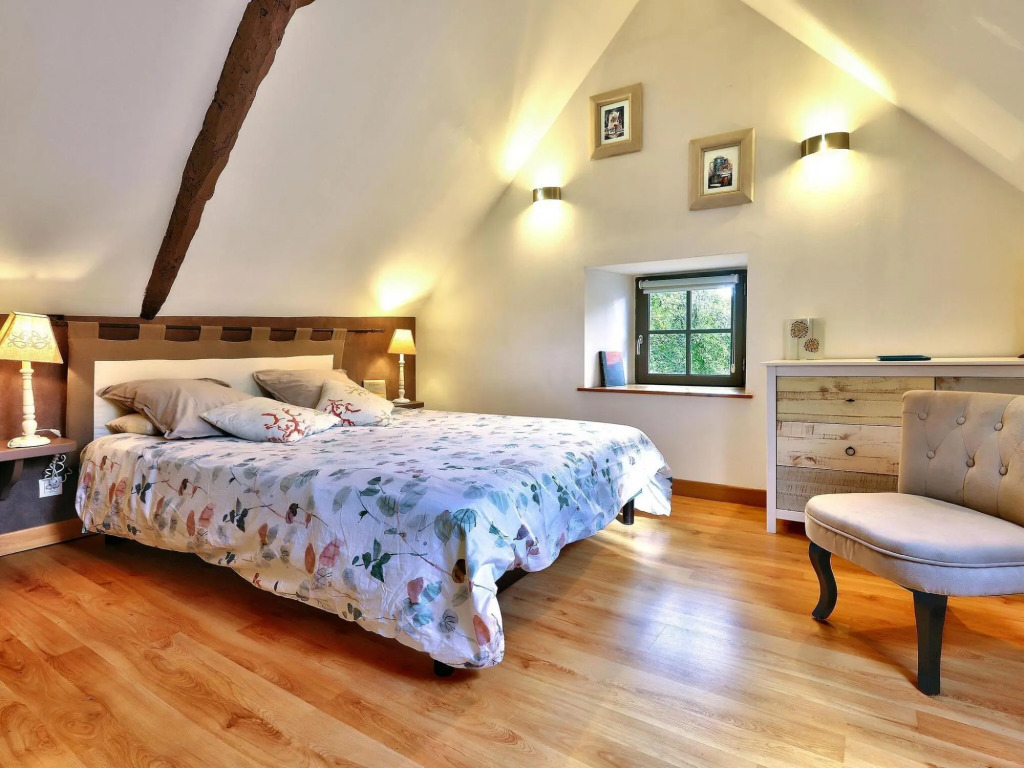 Charming 17th century house, beautiful garden, in Huelgoat