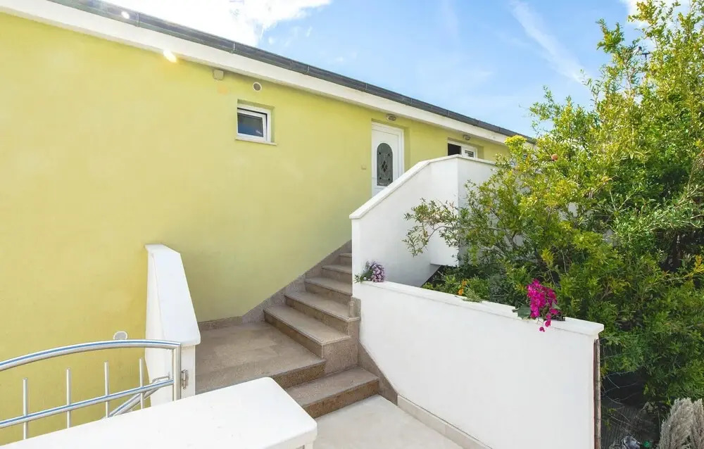 Amazing Home in Lokva Rogoznica With Wifi and 2 Bedrooms