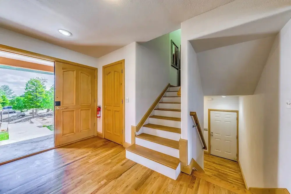 Scenic Alto Getaway w/ Mountain Views & Hot Tub!