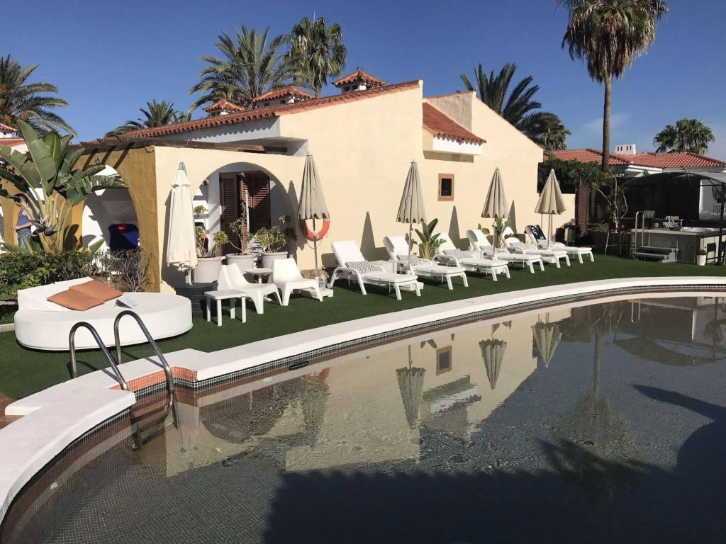 Rainbow Golf Bungalows, Gay Men-only Resort