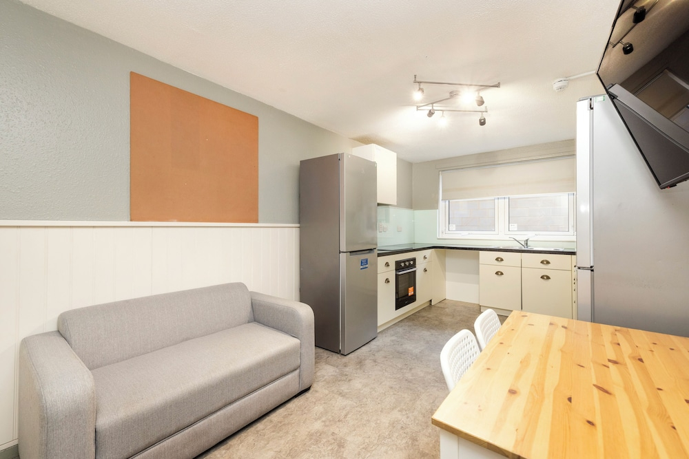 Meadow Court Apartments