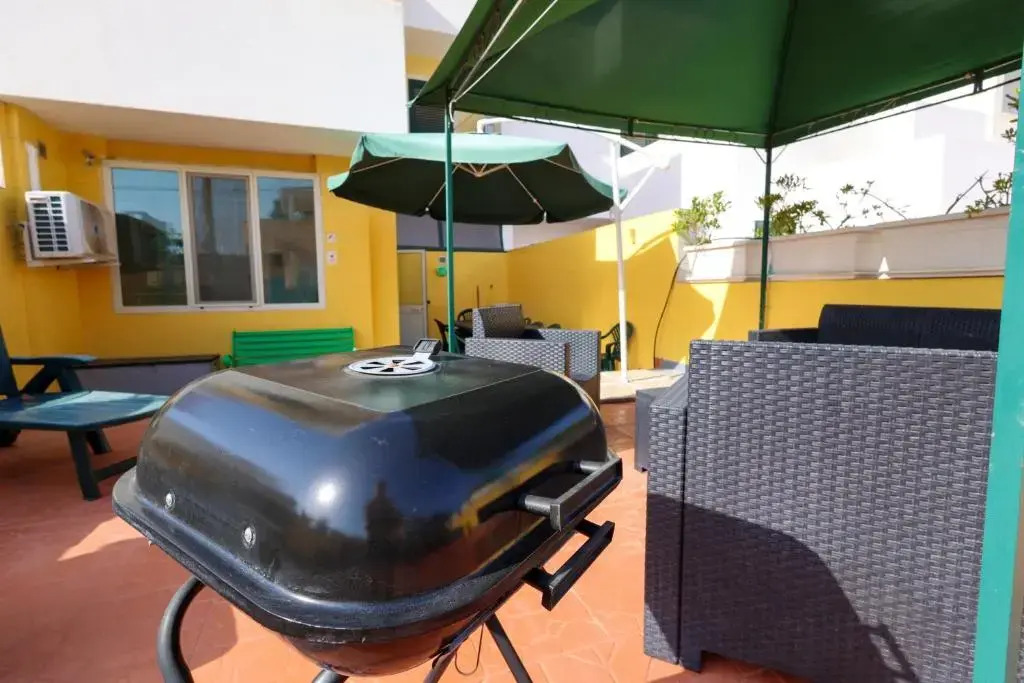 Apartment with 3 bedrooms in Torre Pali with enclosed garden 400 m from the beach