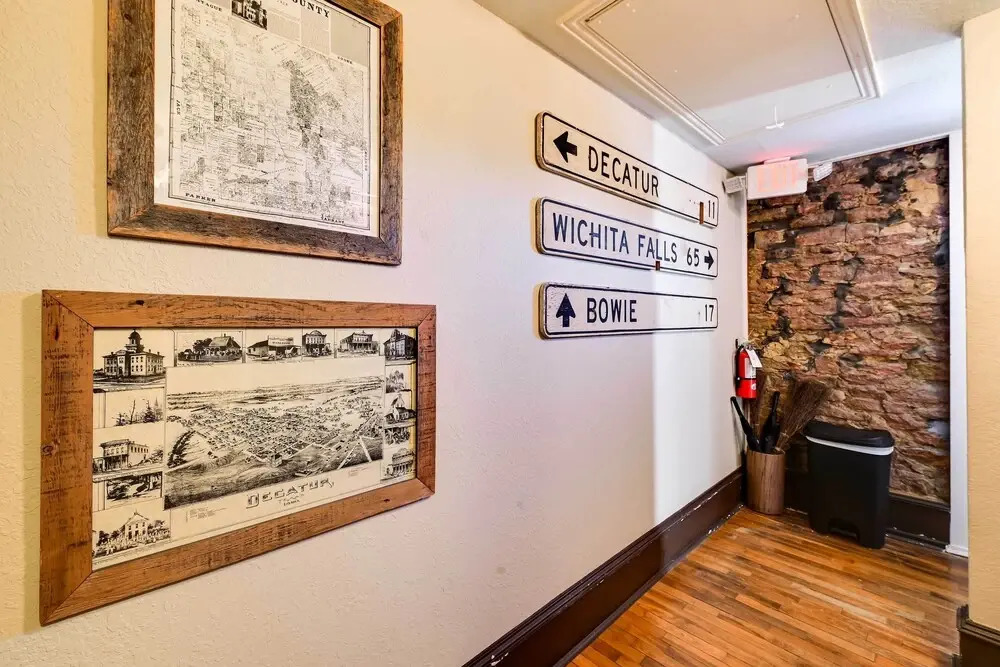 Western-themed Decatur Studio on Main Street!