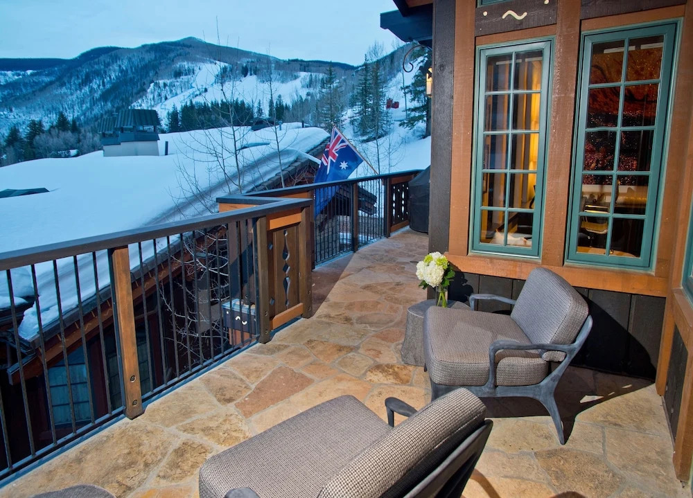 Luxurious Chalet w/ Private Elevator by RedAwning