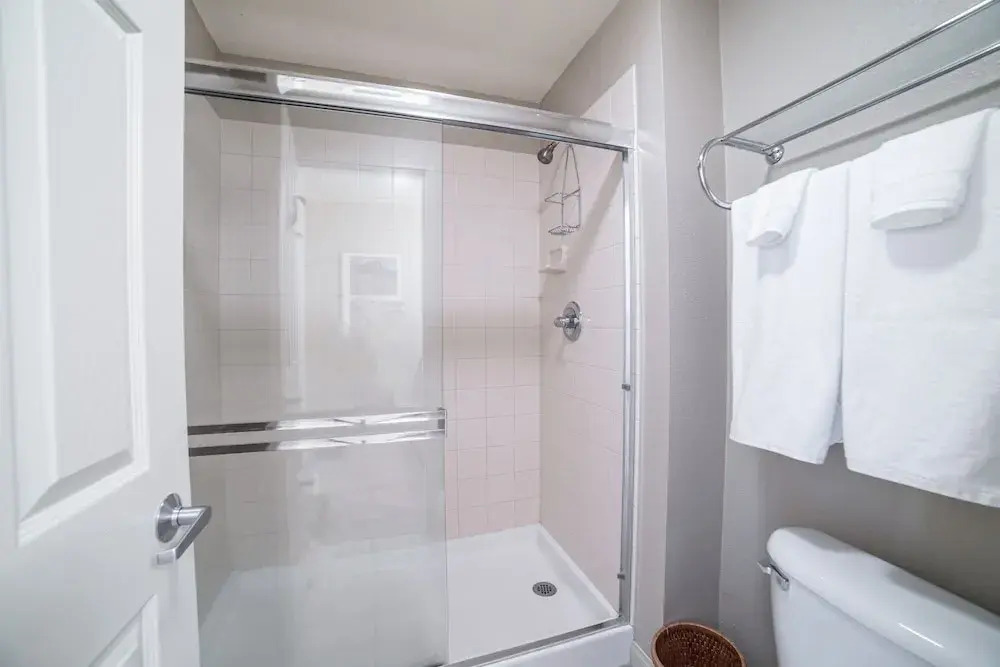 Updated W/ Pool & Hot Tub - Walk To Lift! 2 Bedroom Condo