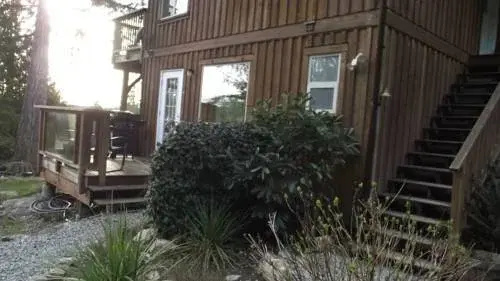 Secret Cove Cottage Suites