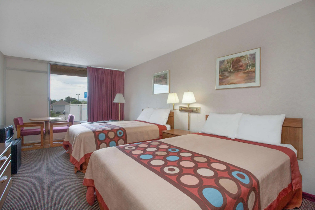 Super 8 by Wyndham Carlisle North