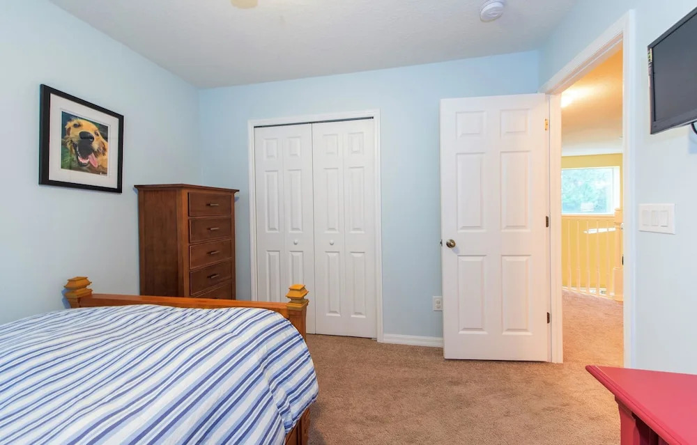 Cozy Family Friendly Pool Home With Game Room 5 Bedroom Home by RedAwning