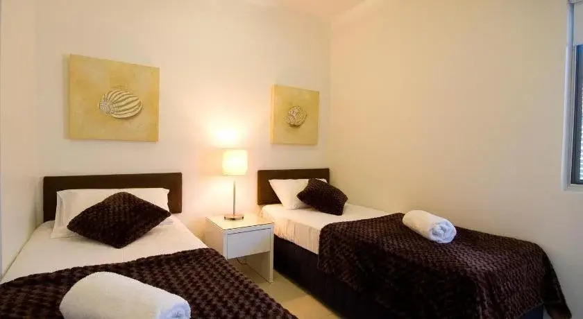 Beachside Magnetic Harbour Apartments