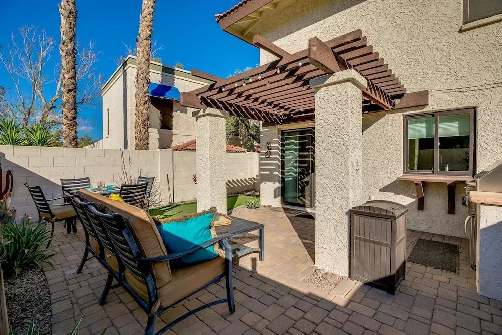 Winston - 2 Br Condo