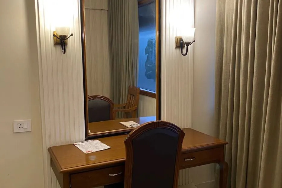 FabHotel Sheronz Piccadily Chowk