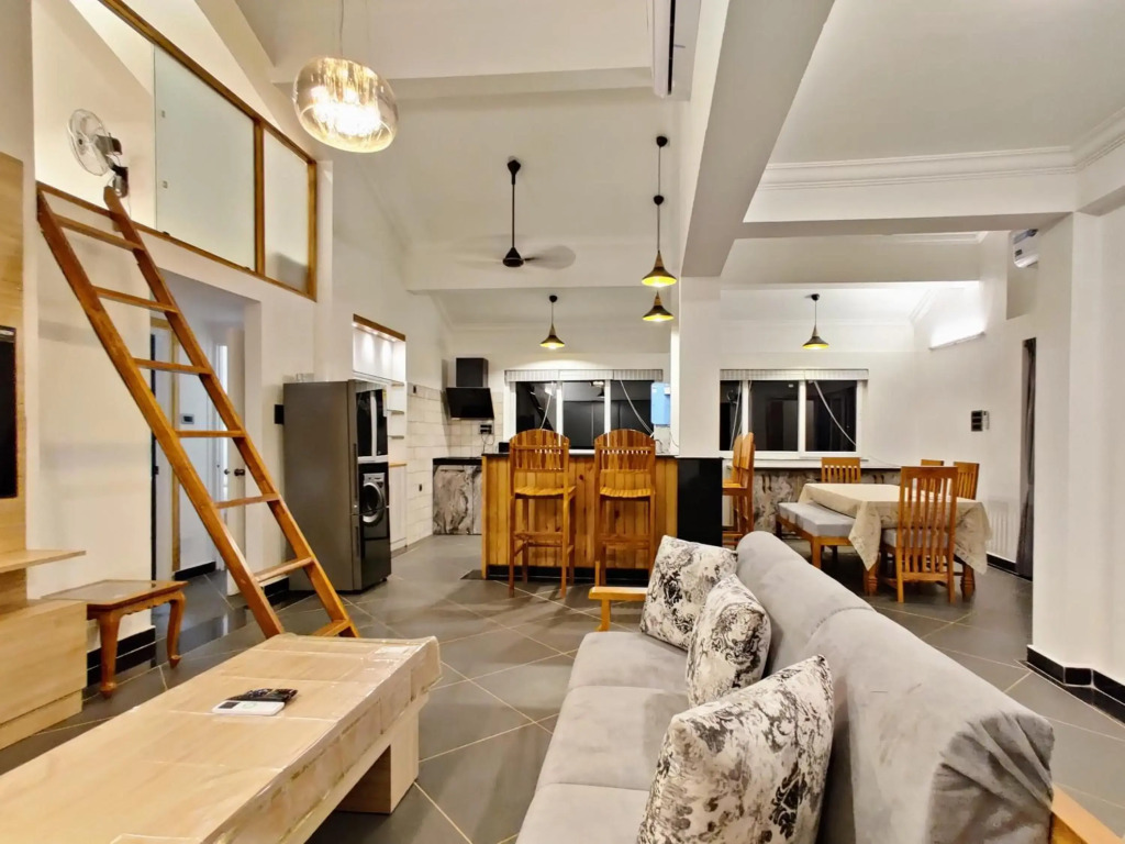 Woodside Retreat by hnh
