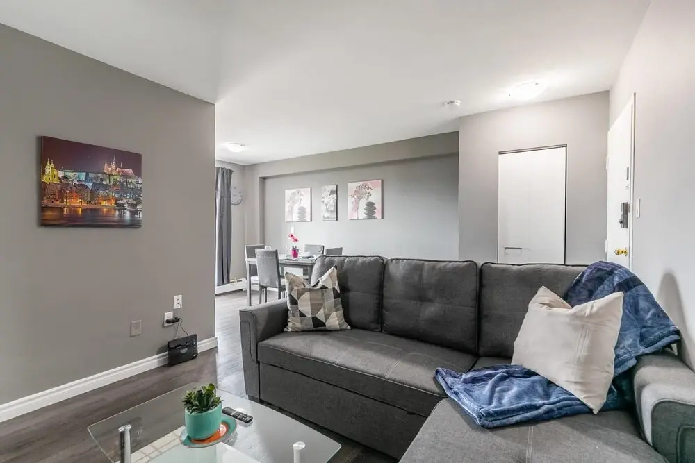 2BR Apt With Netflix - Near DT Hamilton