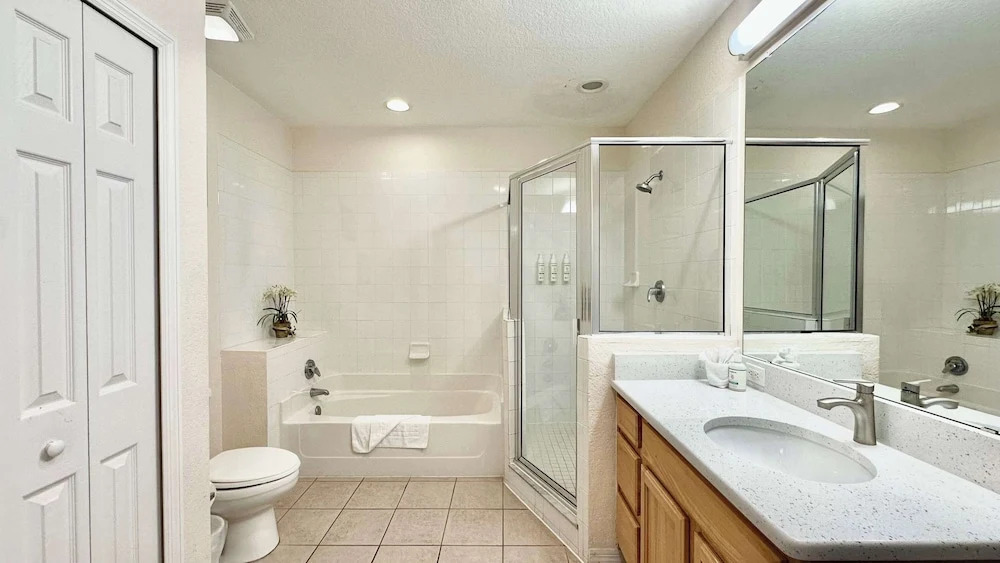 Comfy Cove Resort Stay for 8