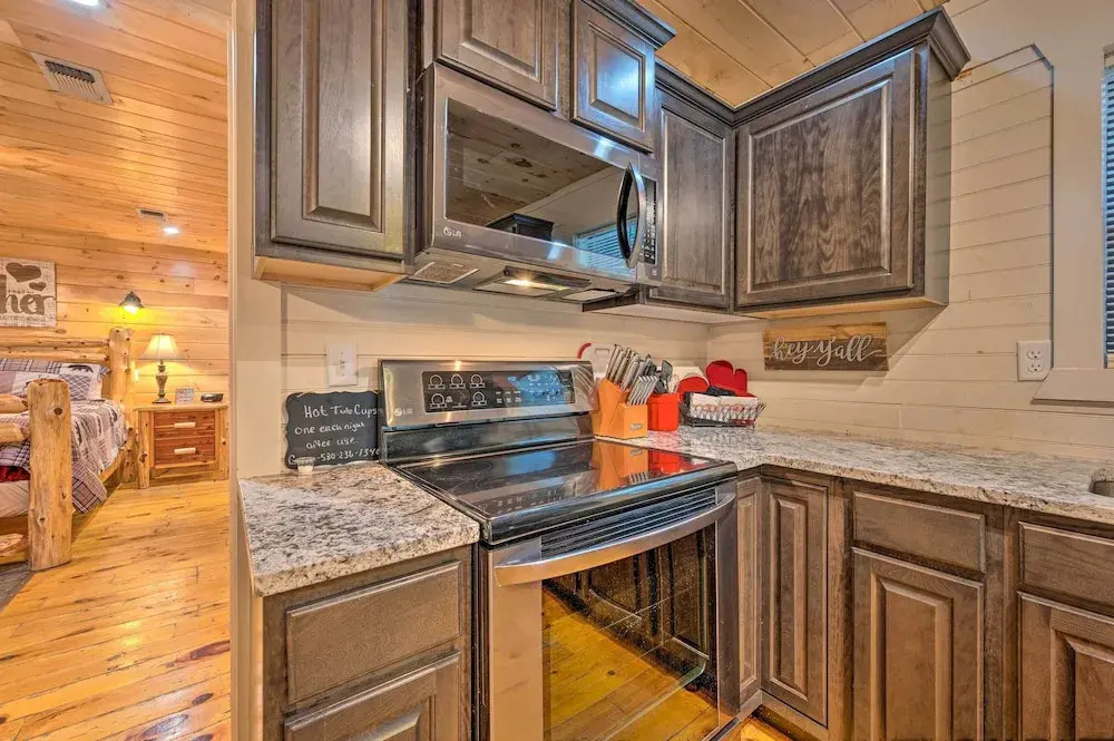 Broken Bow Bungalow - Relaxed Retreat With Deck!