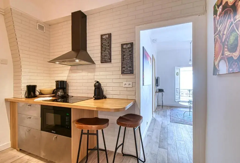 Romantic and new apartment in the famous Rue Meynadier in the supercentre of Cannes