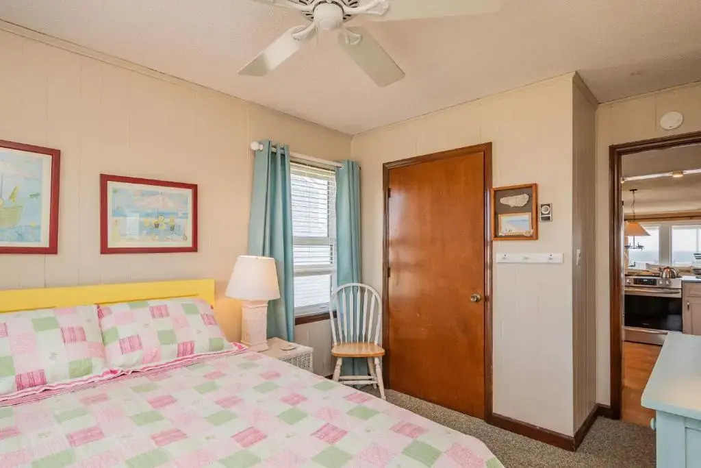 Beach Barracks by Oak Island Accommodations