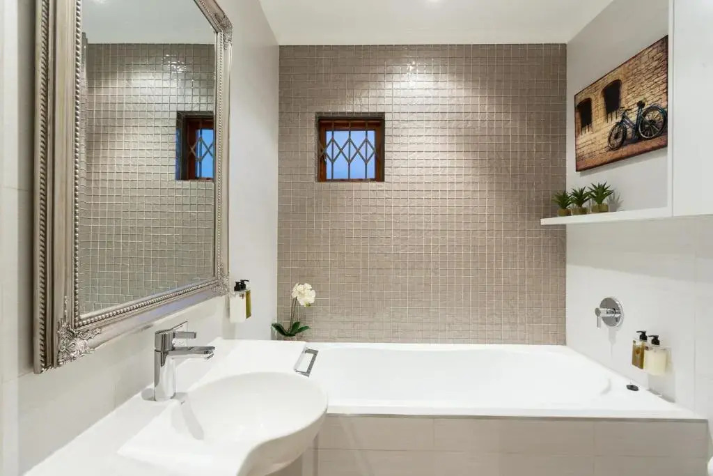 Avemore Mareba Court No 9- with backup power