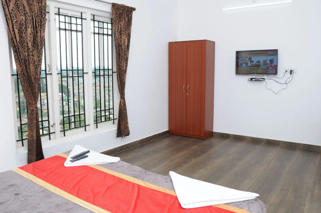 Rosepark Residency- Opposite Rosegarden