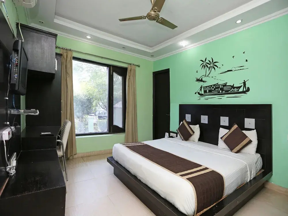 OYO 6895 Hotel Cybercity Rooms & Suites