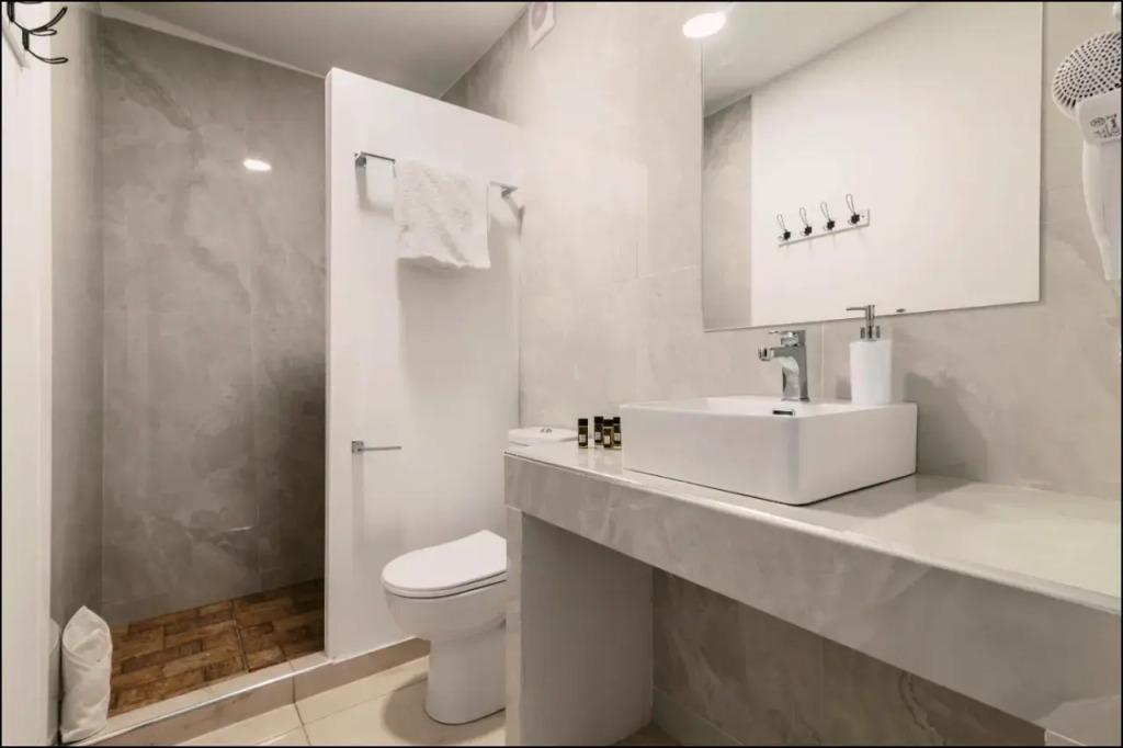 Bamboo Suites Hotel