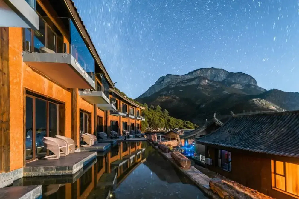Shilily Travelling Hotel Lugu Lake