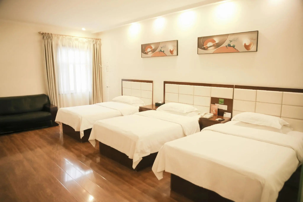 GreenTree Inn ShanXi LuLiang FengShan Road Central Park Express Hotel