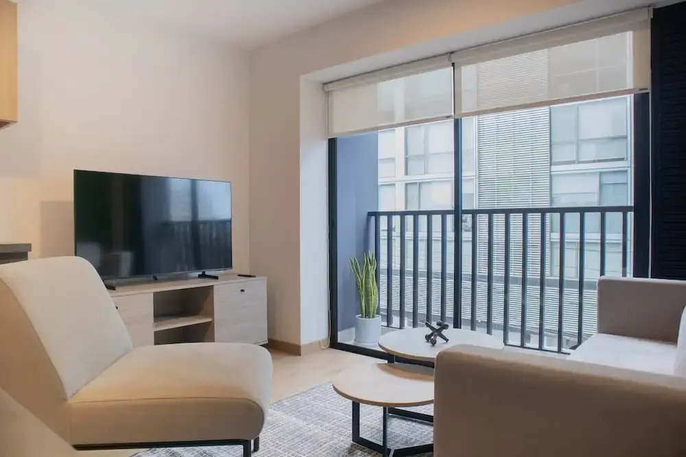w Striking 1BR Duplex in Miraflores