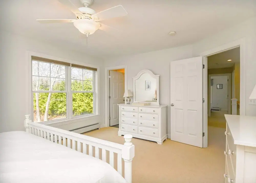 Stunning 5 Bdr, Walk to York Harbor Beach!