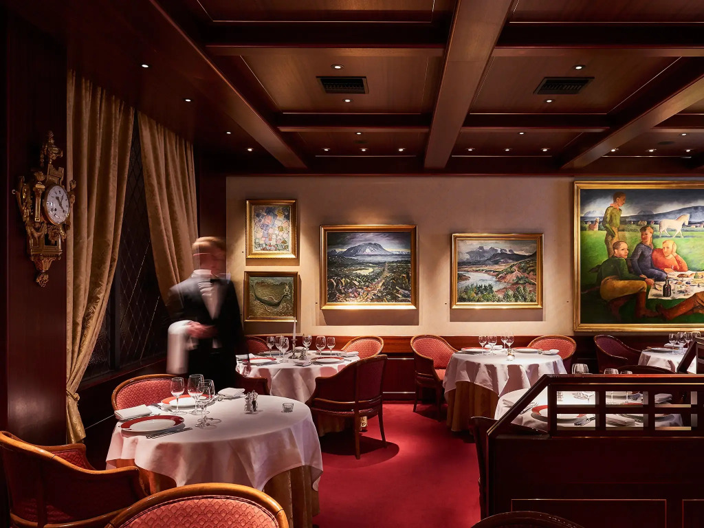 Отель Holt - The Art Hotel