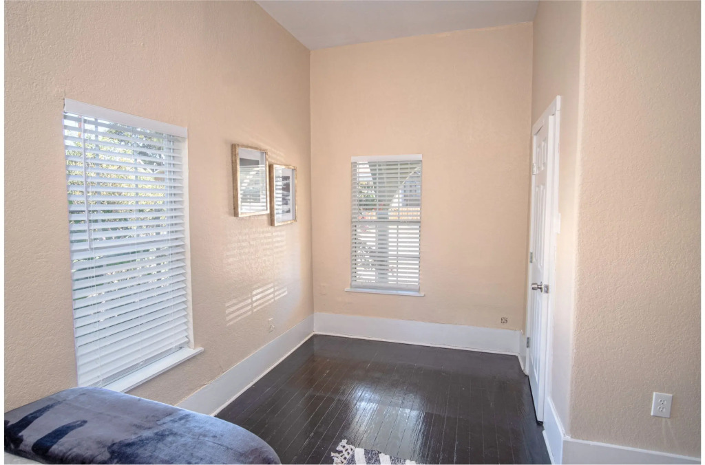 3 BR 1 BA Remodeled Home Near Downtown