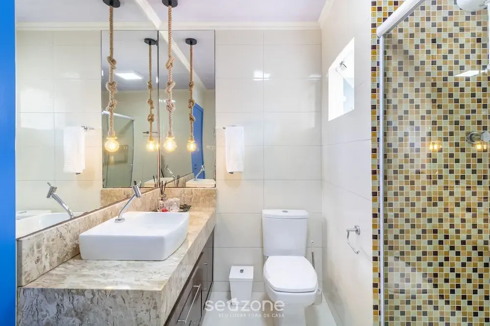 Apt w/ Balcony, 3 Bedrooms Close to Beach Rsu3842