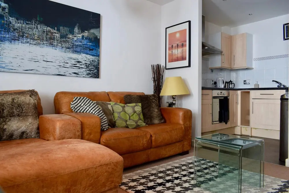 1 Bedroom Apartment Near Tube Station