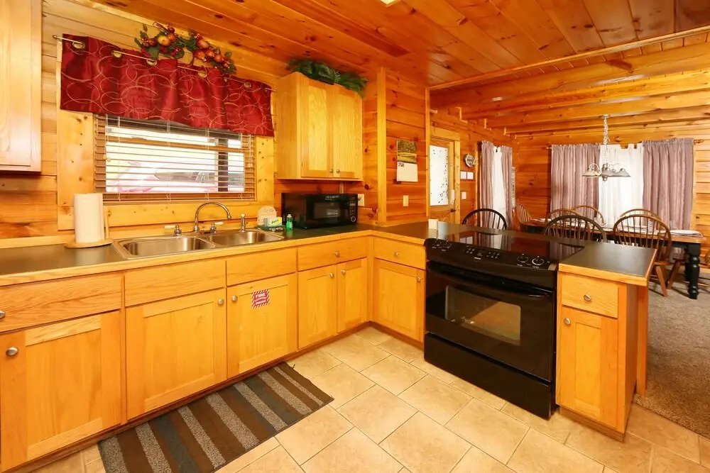 Snow Bear - Two Bedroom Cabin