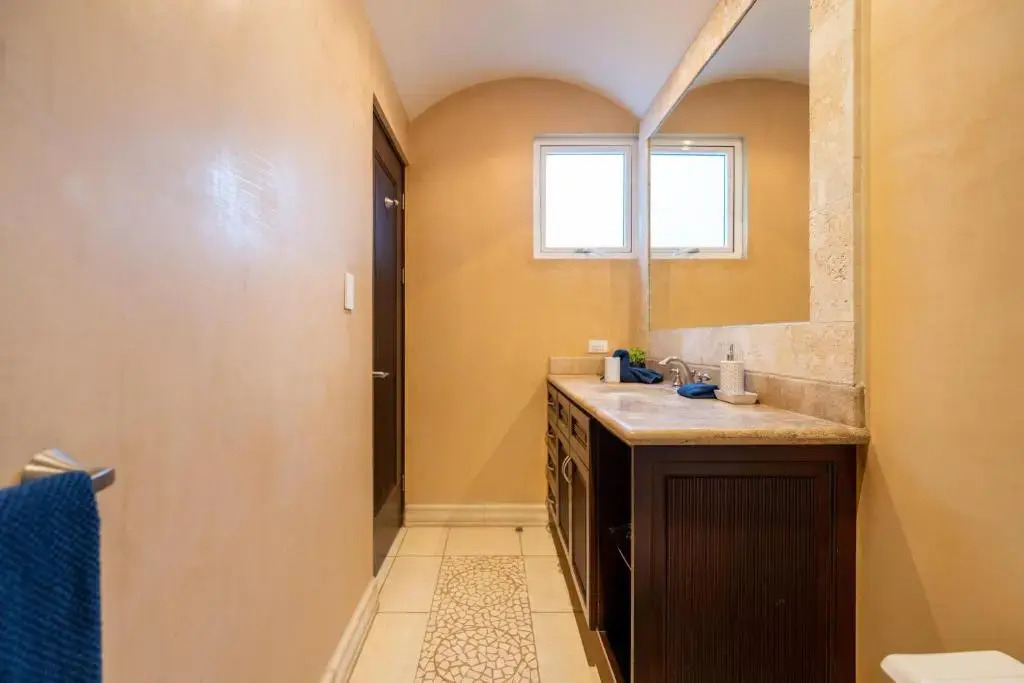 Bocaraca 2 - Luxury 2 BR Condo