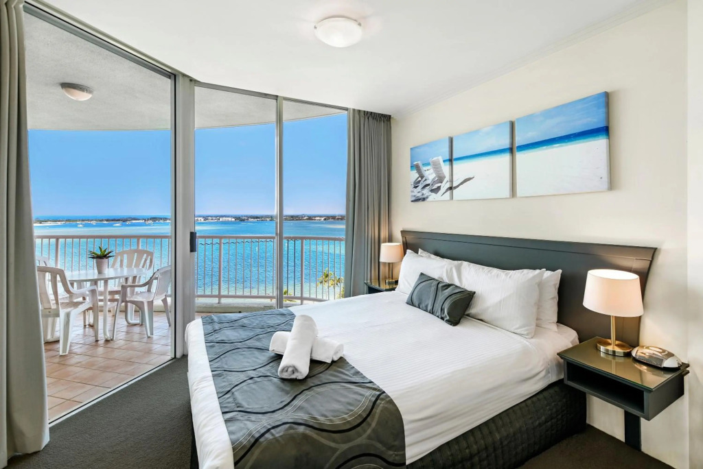 Crystal Bay On The Broadwater