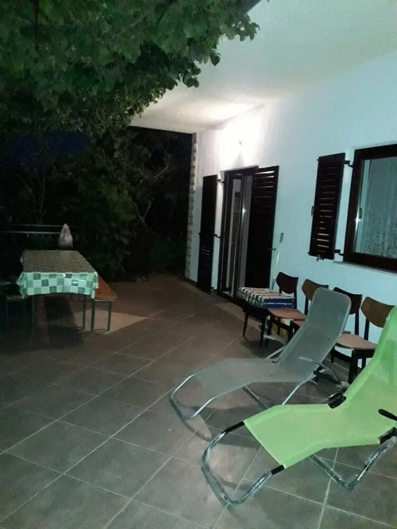 Apartments Pleadin / New Renovated one Bedroom A2