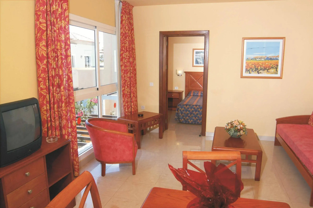 Отель Broncemar Beach Suites