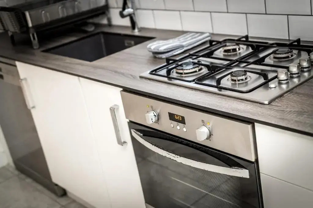 Host Apartments Homely 3 Bedrooms-sleeps 8 Parking