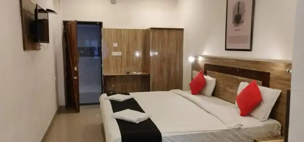 Etranger Resorts