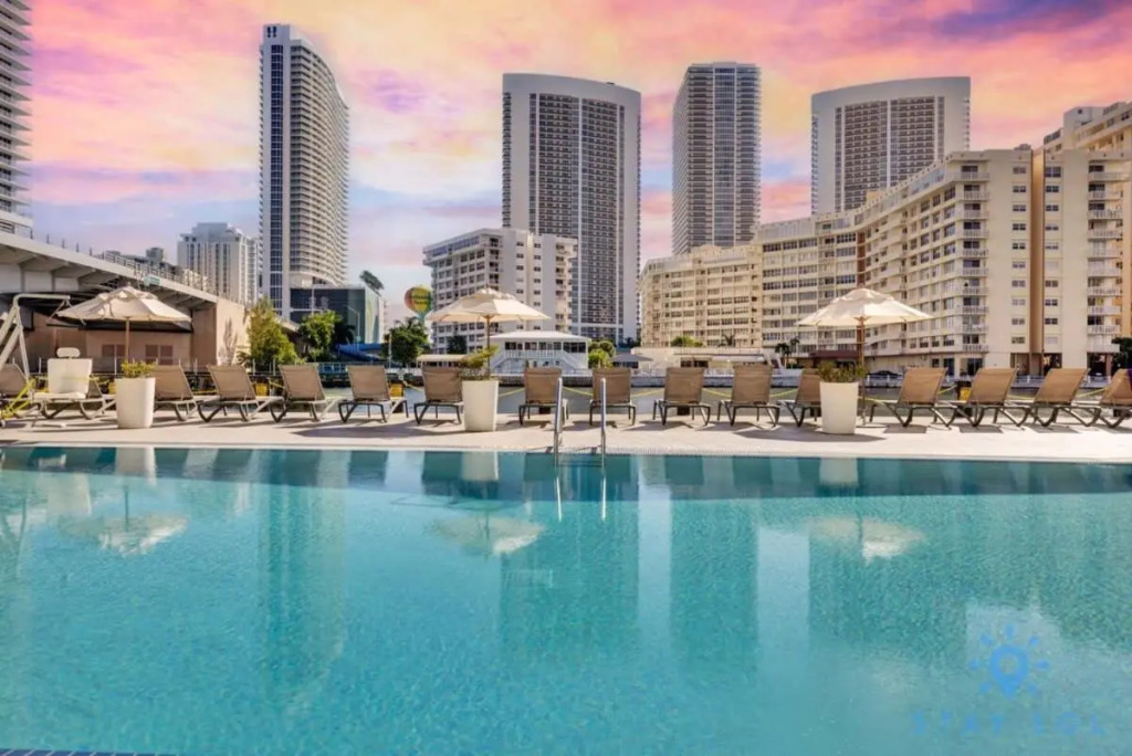 MODERN Resort Modern apartment 2 BR 2 BR POOL