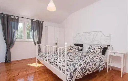 Holiday Home In Zrnovo