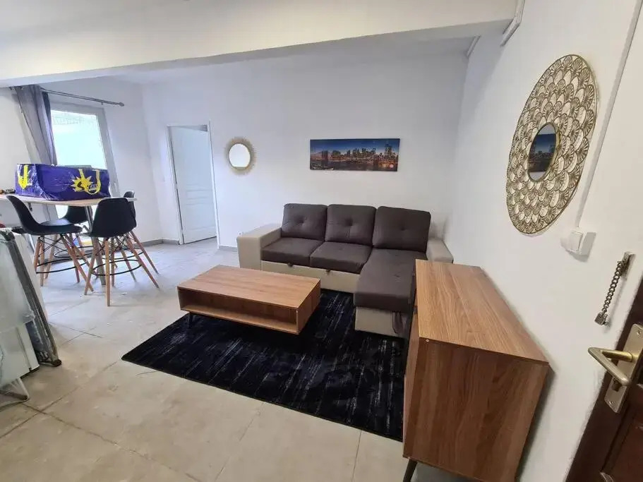 T-3 Hypercentre Saint Denis Rue Piétonne