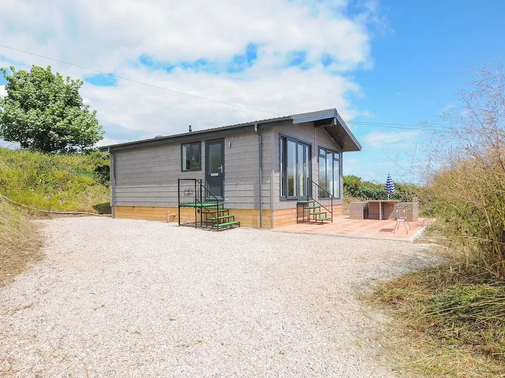 Midway Lodge
